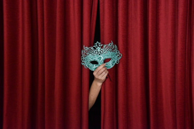 27-marta-projdet-noch-teatrov