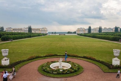 Большой партер с санаторскими корпусами Большой партер с санаторскими корпусами