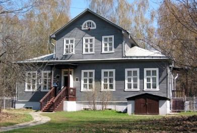 Дом садовника или Серая дача усадьбы Влахернское-Кузьминки, фото kuzminskypark.ru Дом садовника или Серая дача усадьбы Влахернское-Кузьминки, фото kuzminskypark.ru