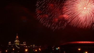 fejerverki-v-den-goroda-v-moskve