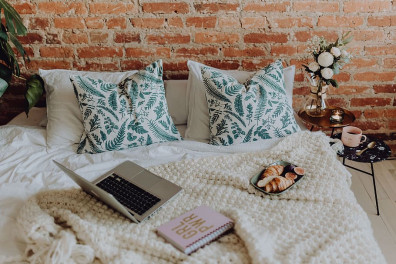 polutornye-derevyannye-krovati