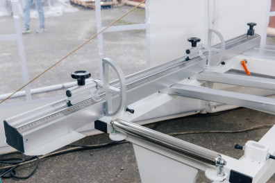 stanki-dlya-sozdaniya-mebeli