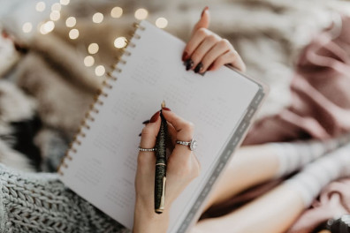 female-girl-woman-workspace