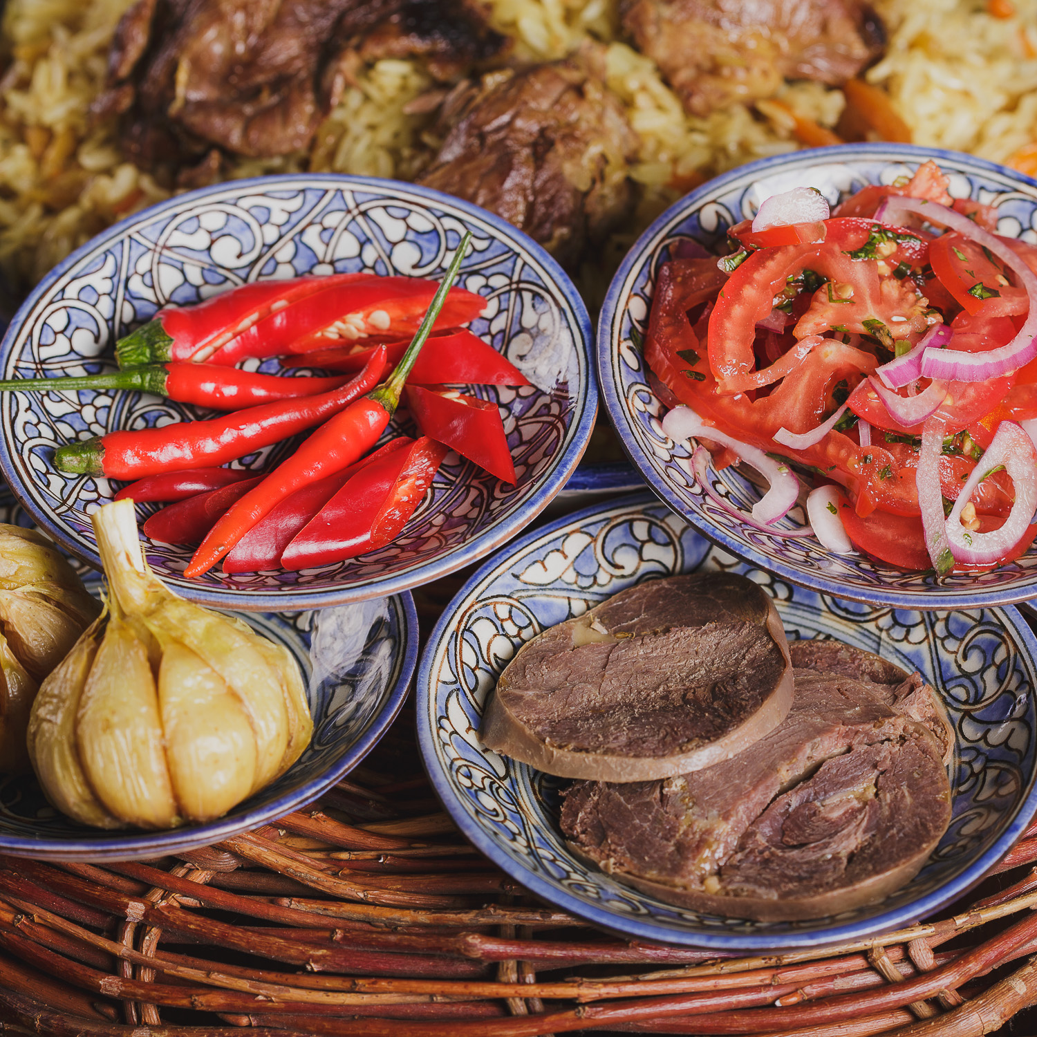 Ближайшая узбекская кухня. Узбекские блюда. Восточная кухня. Блюда Восточной кухни. Узбекские национальные блюда.